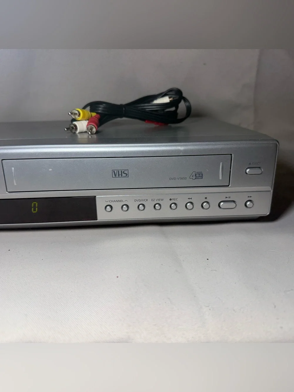 Samsung DVD-V5650 DVD VCR Combo 4Head VHS Recorder